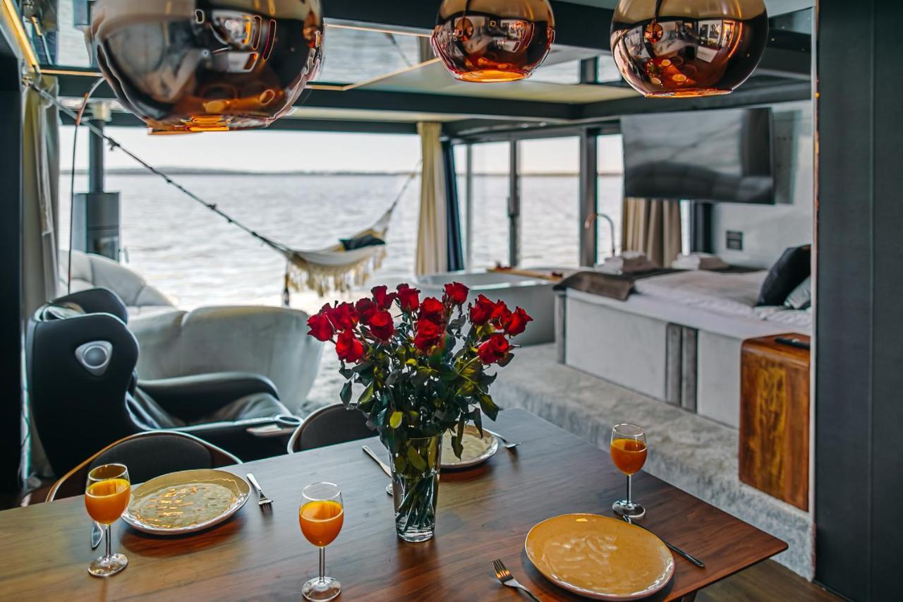 Grand Ht Houseboats - Domki Na Wodzie - Sauna, Jacuzzi, Kominek Mielno  Extérieur photo