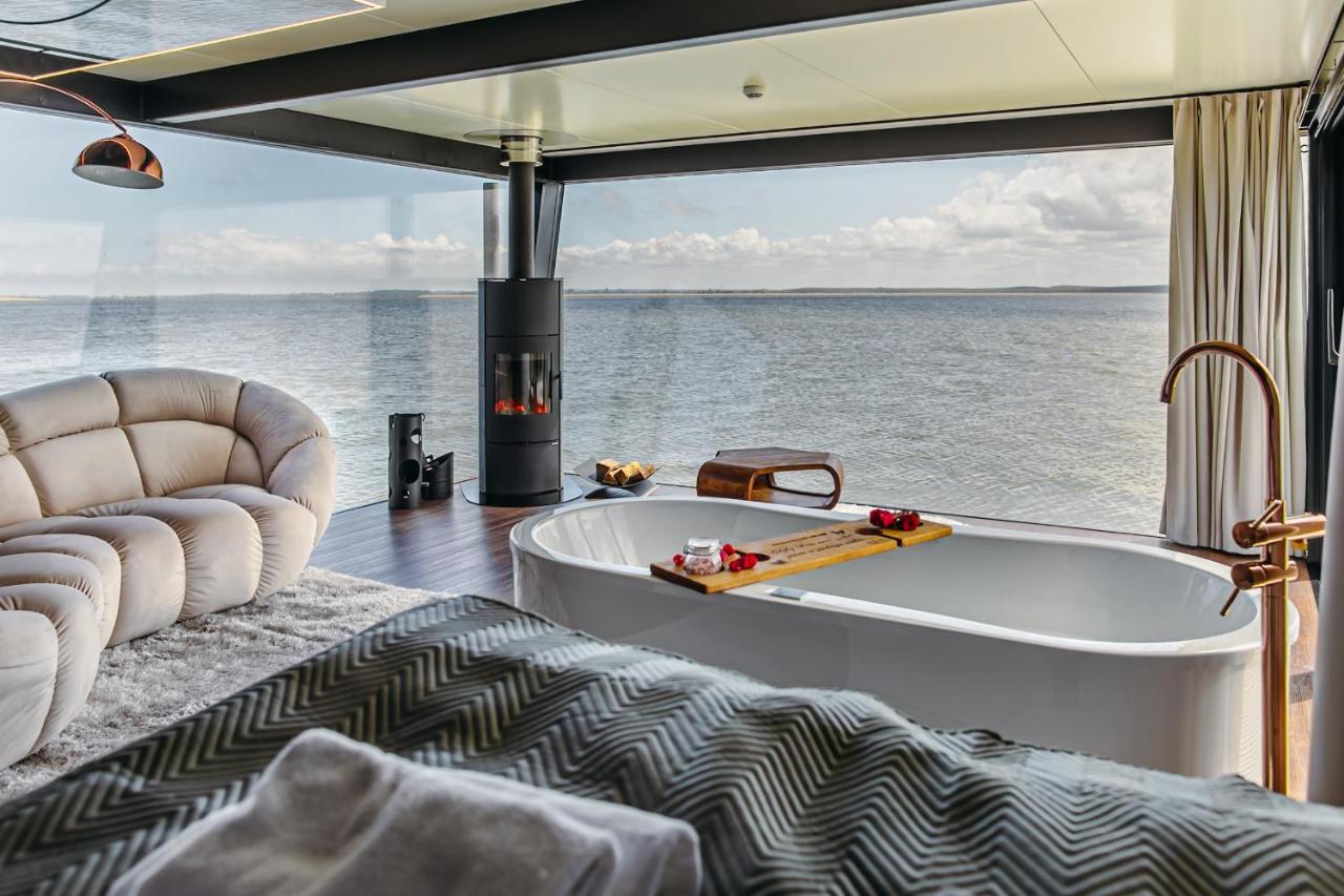 Grand Ht Houseboats - Domki Na Wodzie - Sauna, Jacuzzi, Kominek Mielno  Extérieur photo