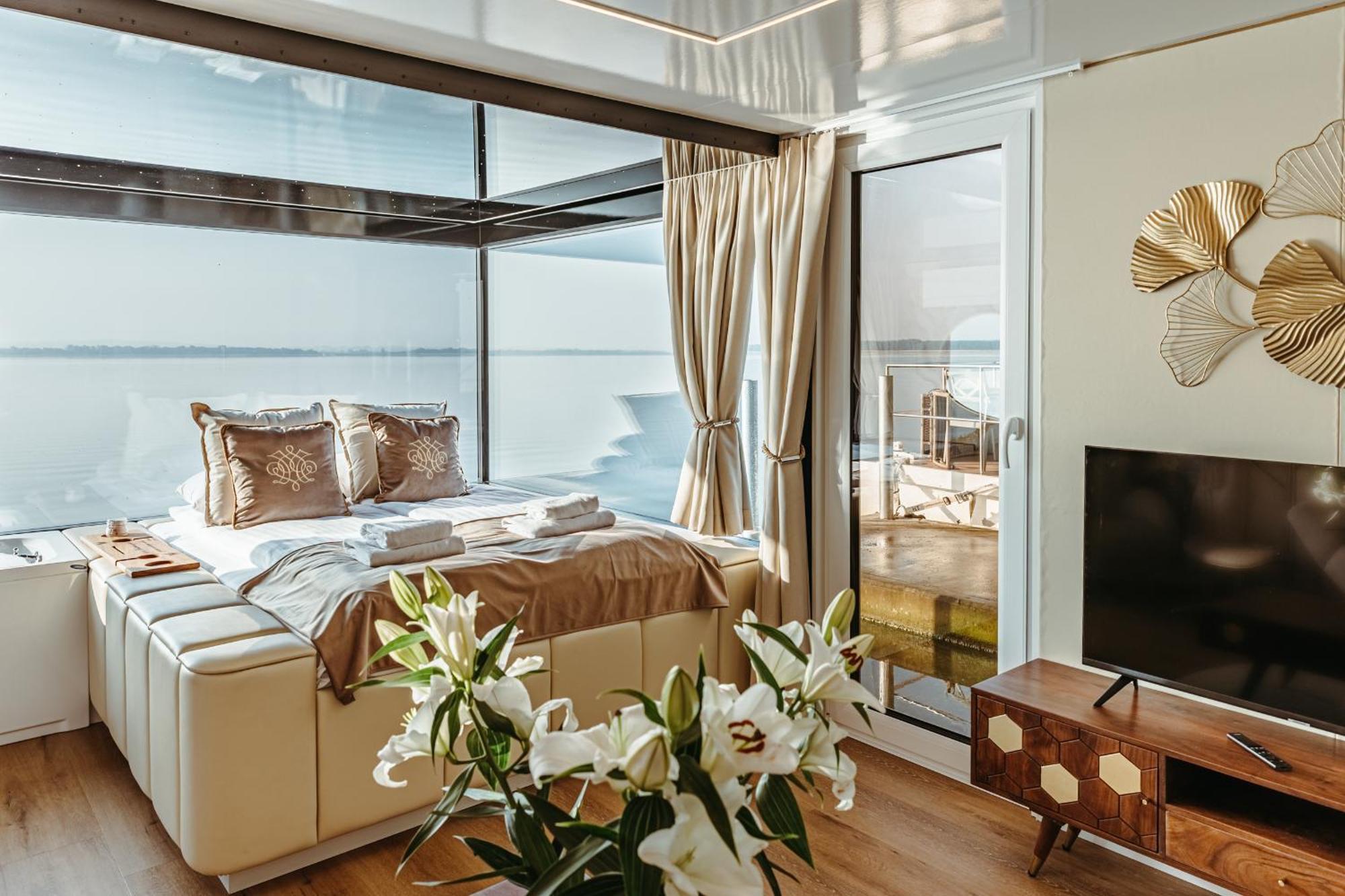 Grand Ht Houseboats - Domki Na Wodzie - Sauna, Jacuzzi, Kominek Mielno  Extérieur photo