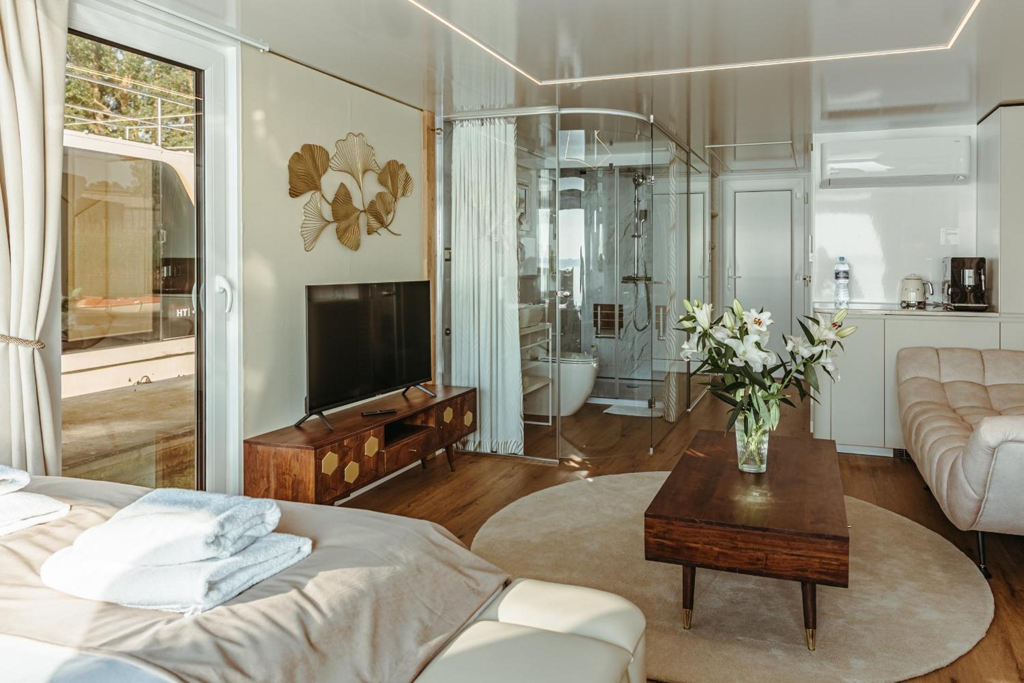 Grand Ht Houseboats - Domki Na Wodzie - Sauna, Jacuzzi, Kominek Mielno  Chambre photo