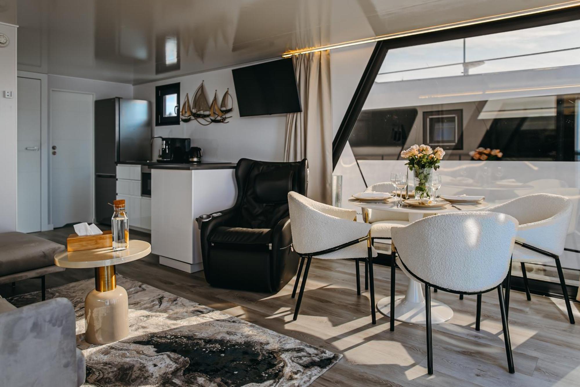 Grand Ht Houseboats - Domki Na Wodzie - Sauna, Jacuzzi, Kominek Mielno  Chambre photo
